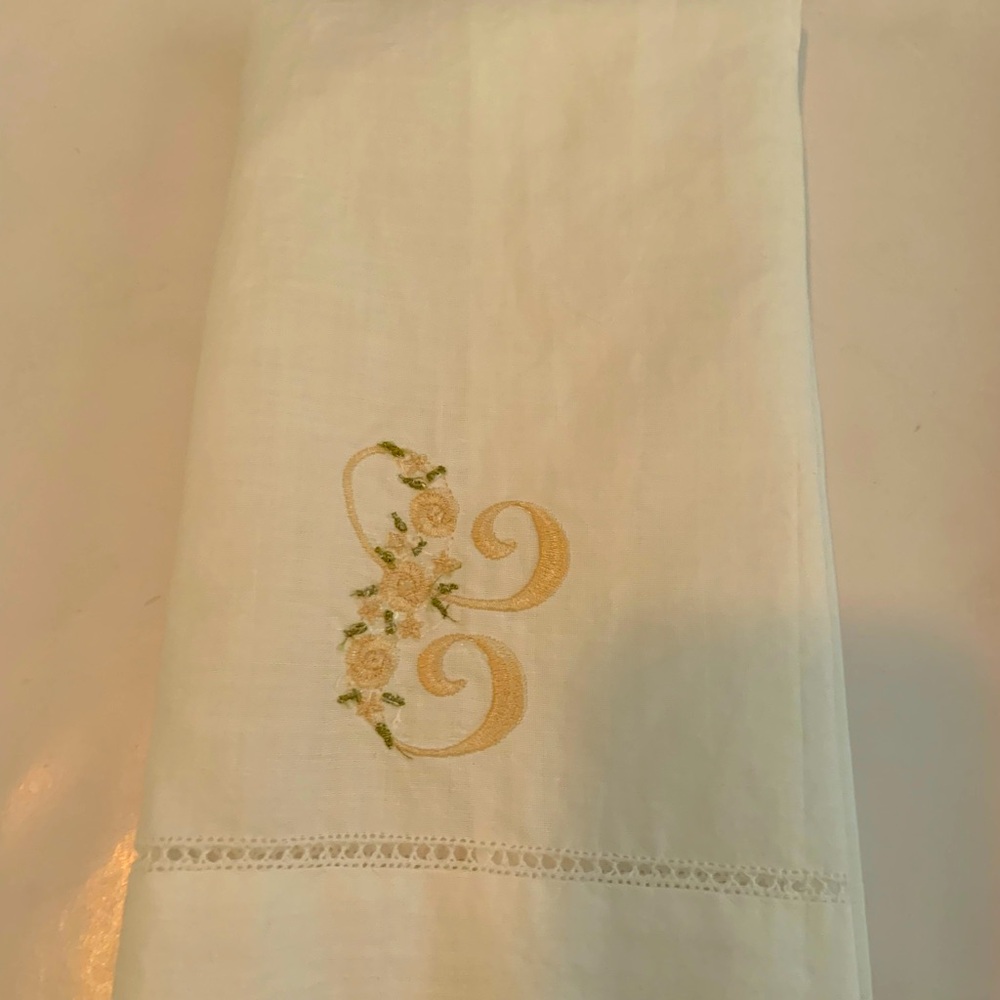 Vintage Embroidered Cotton Decorative Guest Towels Set Of 6 - Picture 6 of 6